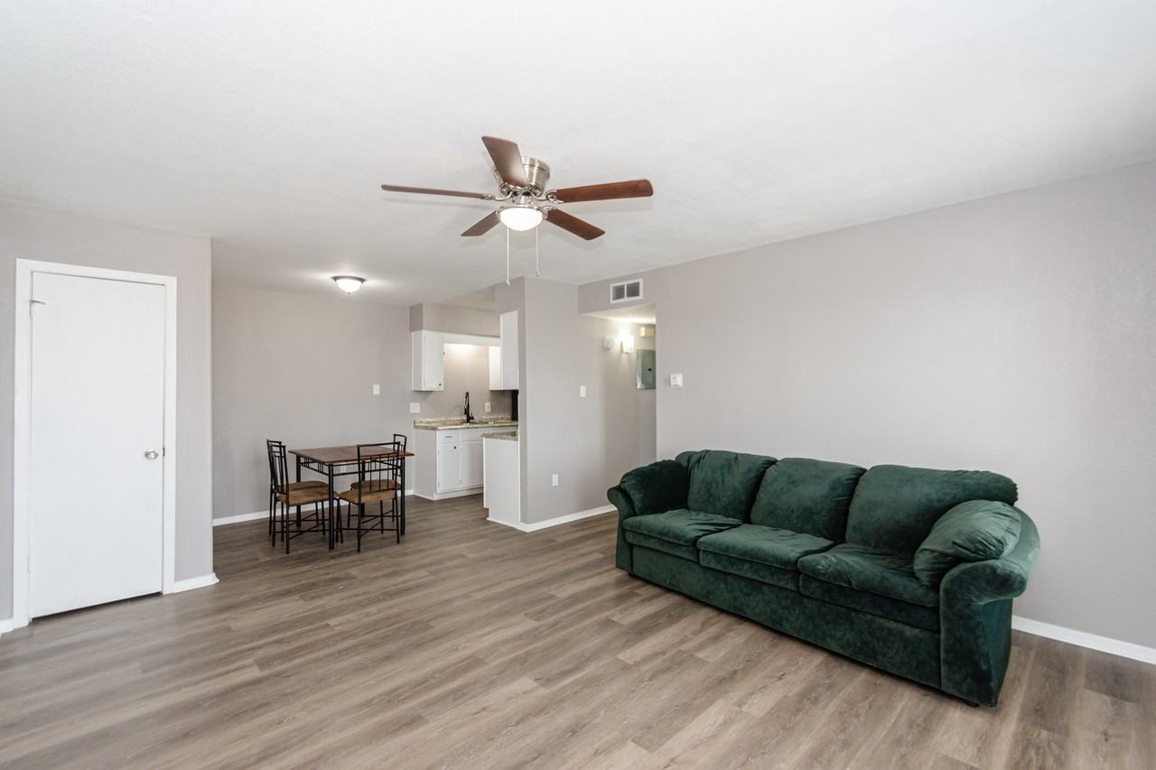 Oak Haven Apartments - Photo 2 of 34