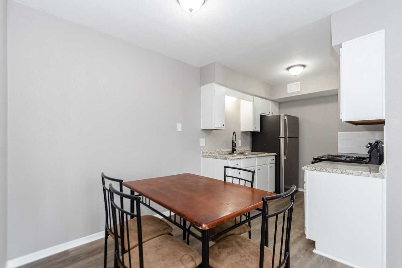 Oak Haven Apartments - Photo 3 of 34