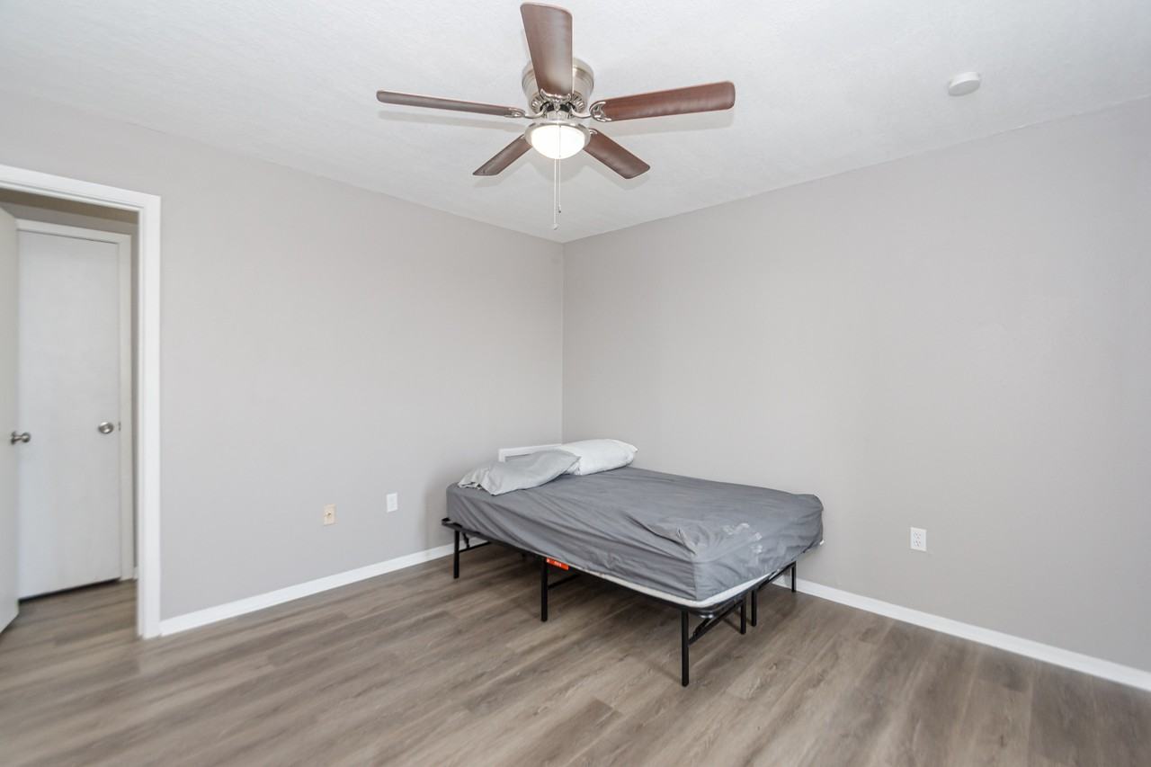 Oak Haven Apartments - Photo 4 of 34