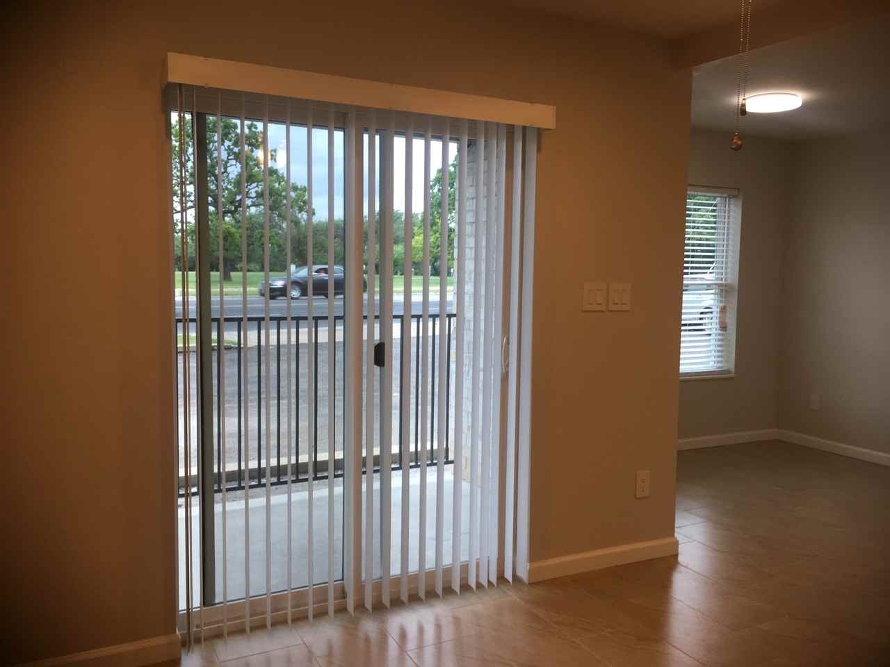 Granada Apartments - Photo 2 of 4