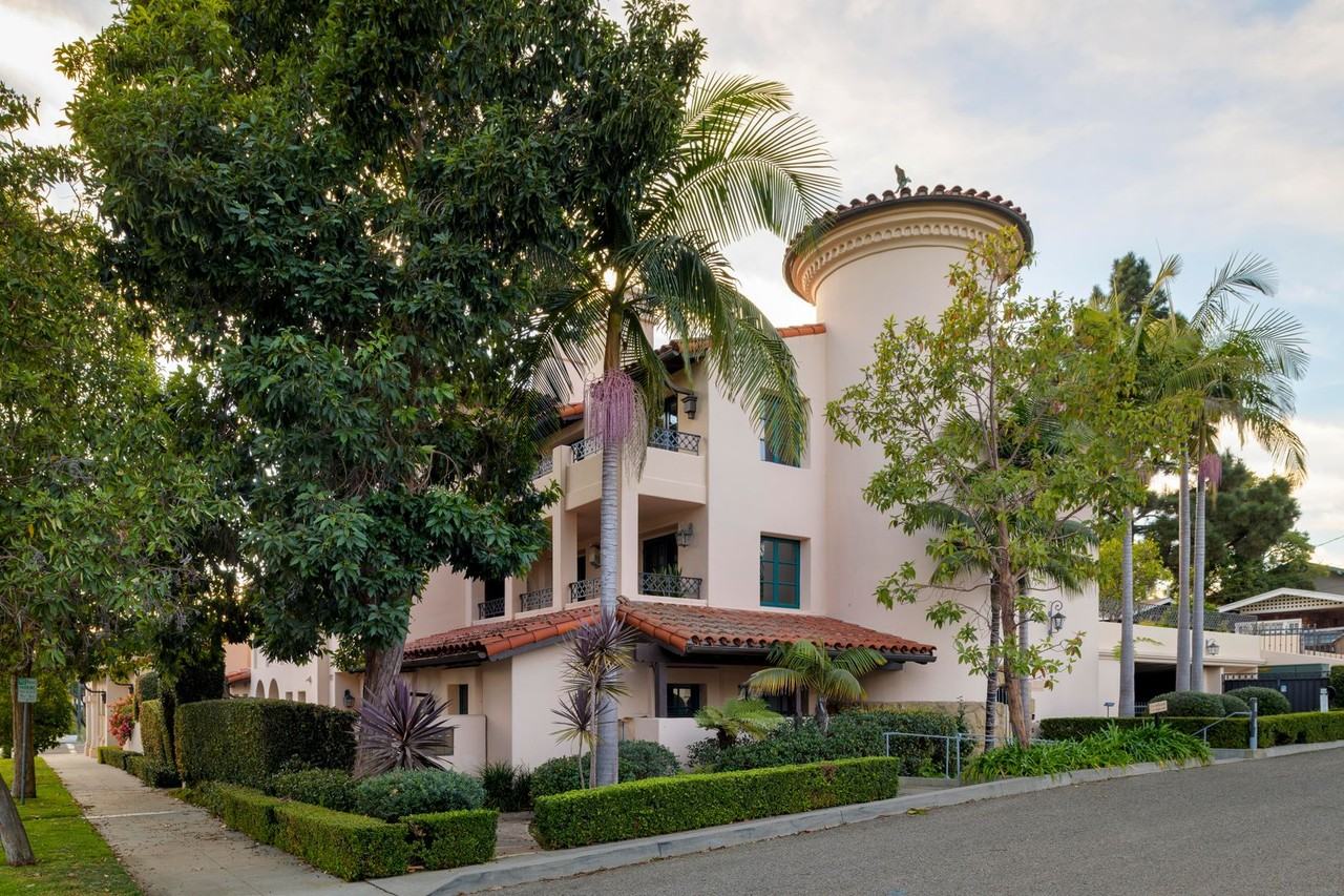 7 E Arrellaga St - Photo 2 of 22