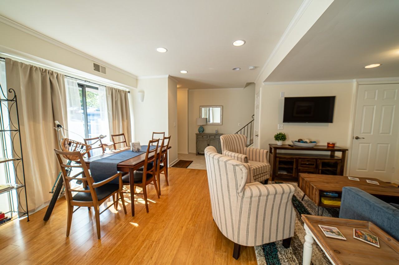 306 Forbes St Apt F #F - Photo 2 of 50