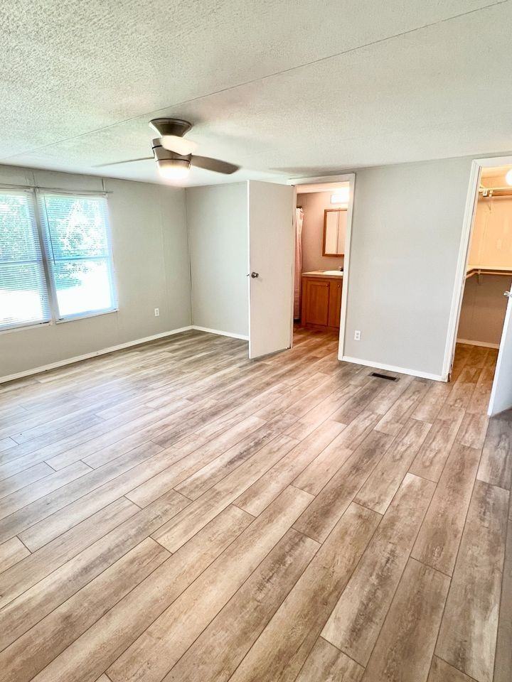 1088 Clark Rd - Photo 3 of 10