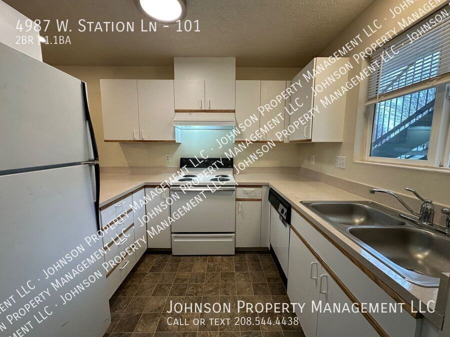 4987 W Station Ln #101 - Photo 4 of 15