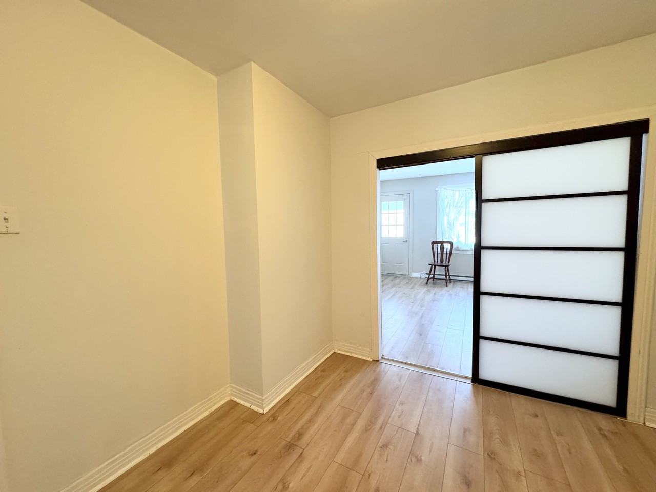 2562 Avenue Haig - Photo 3 of 10