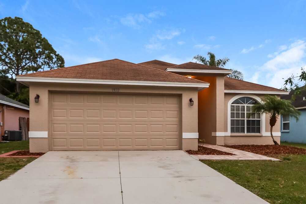 1922 Tinker Dr - Photo 3 of 16