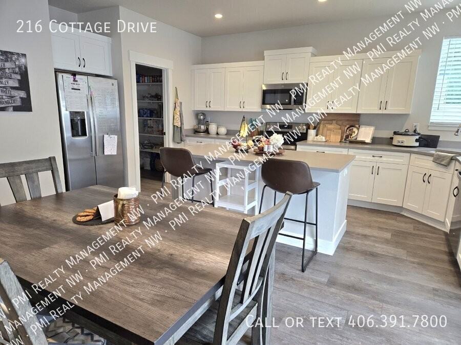 216 Cottage Dr - Photo 3 of 16