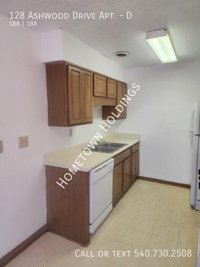 128 Ashwood Drive #D - Photo 4 of 9