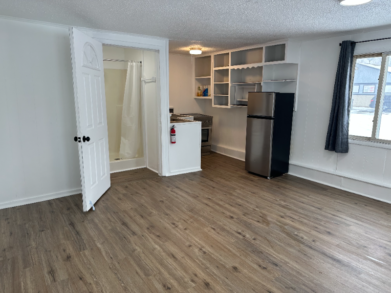 1651 Lansing Rd - Photo 2 of 3