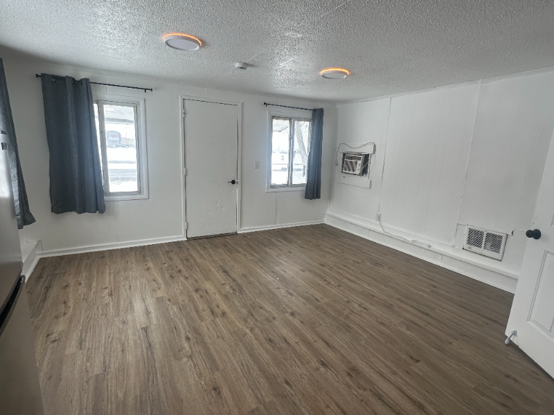 1651 Lansing Rd - Photo 3 of 3