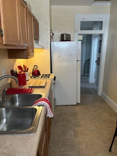 765 48th St #3 - Photo 6 of 14