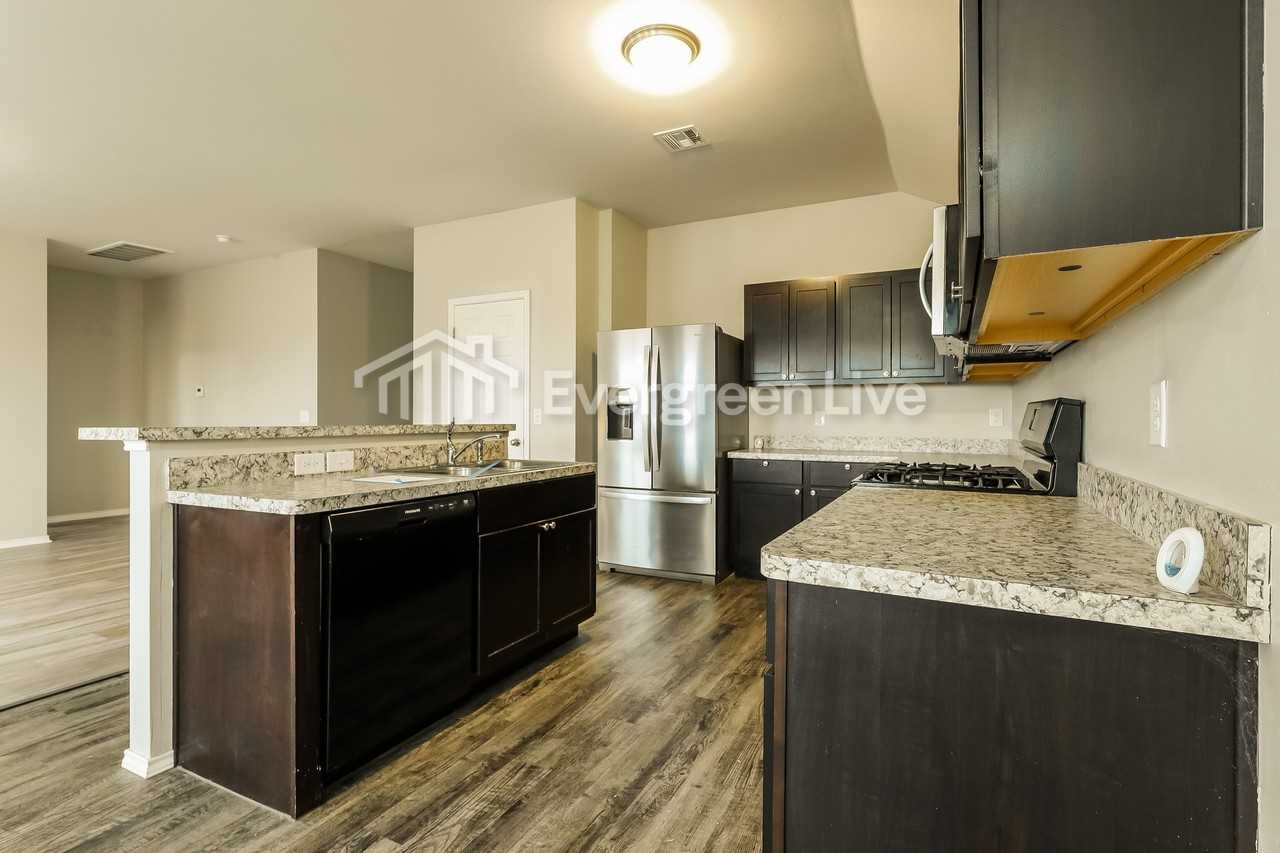 518 Crystal Ln - Photo 7 of 16