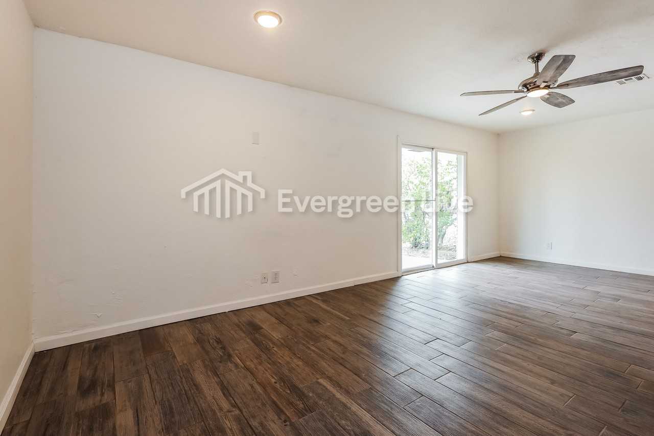 5015 S Sage Ave - Photo 3 of 17