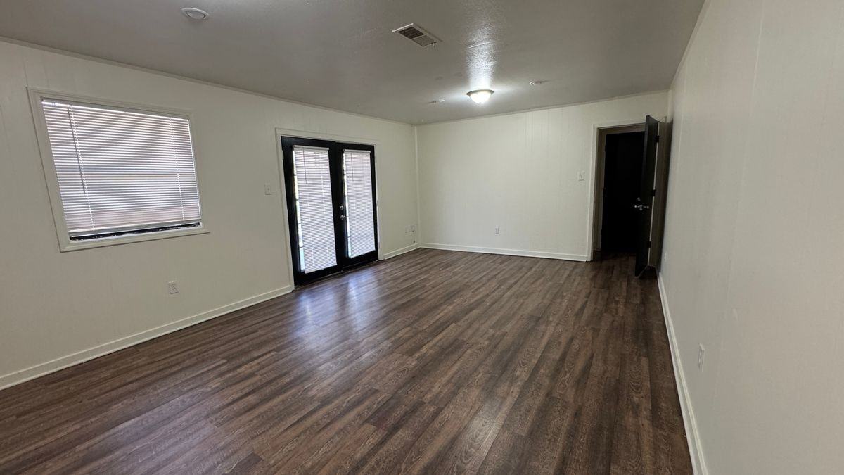 1162 Marble St - Photo 6 of 12