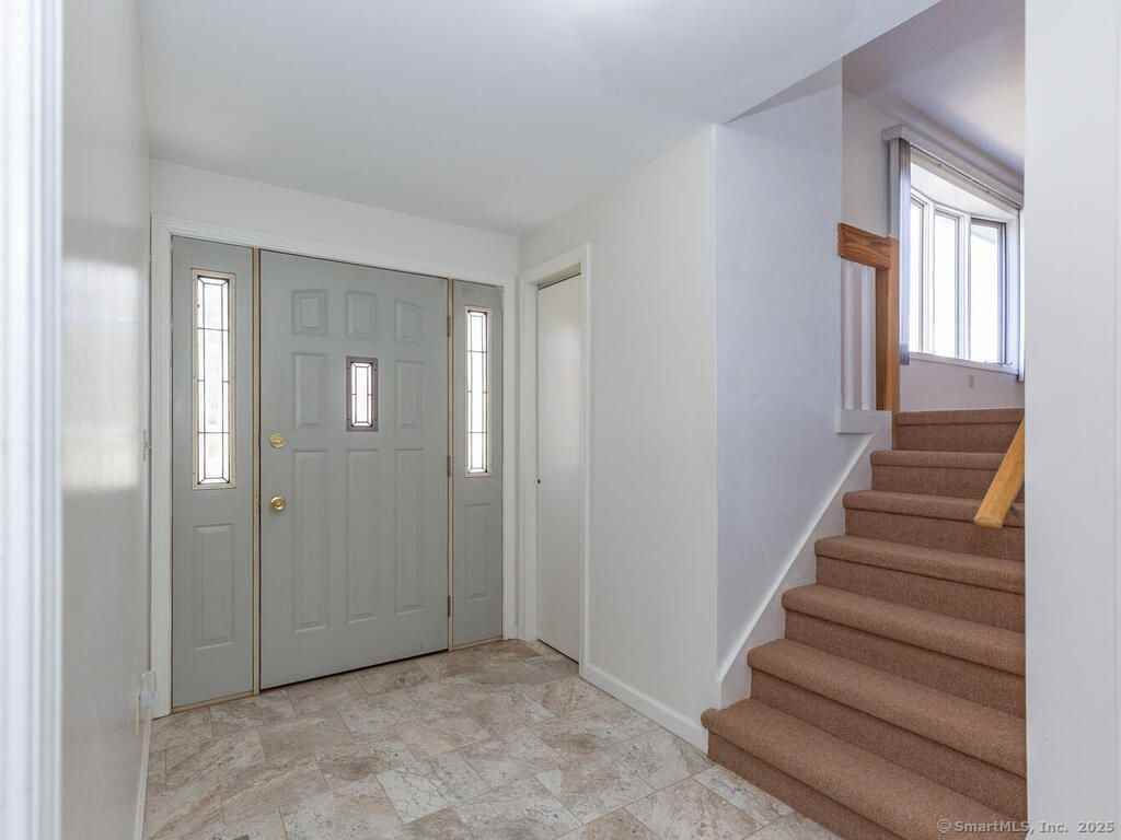 26 Woodside Dr - Photo 3 of 25