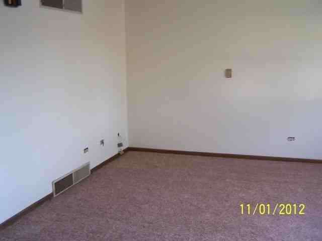 187 Moseley St - Photo 3 of 6