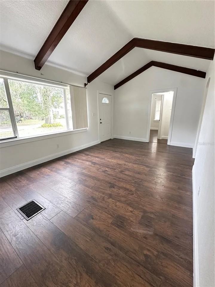 1320 W Smith St #NA - Photo 4 of 11