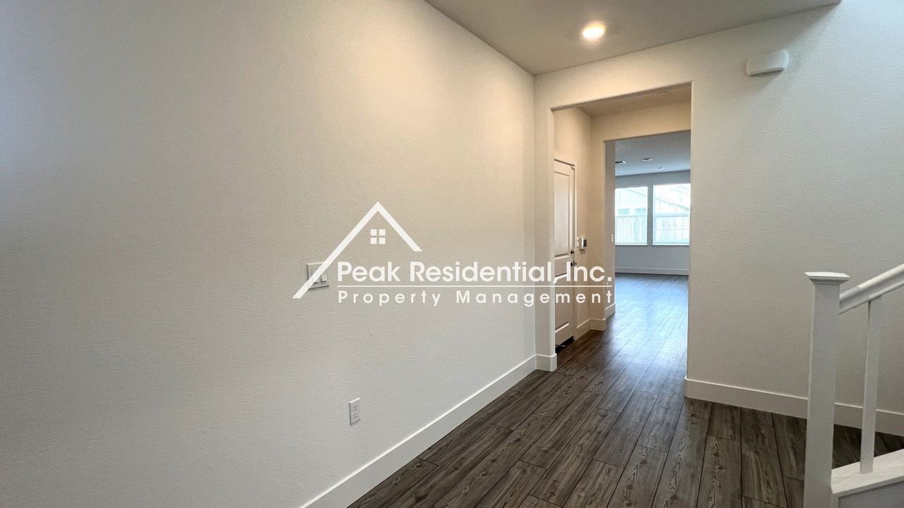 8349 Kyler Rd - Photo 4 of 40
