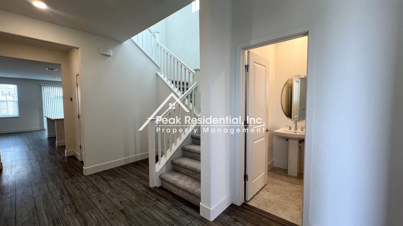 8349 Kyler Rd - Photo 5 of 40