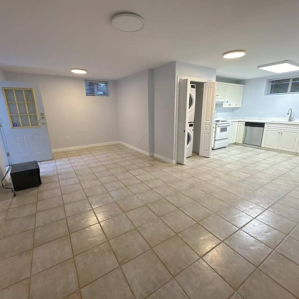 1238 West 22nd Street - Photo 2 of 13