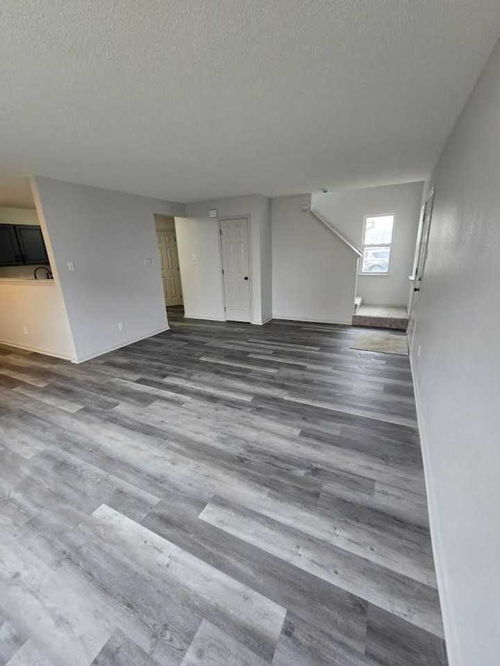 5209 Tufton Dr - Photo 3 of 20