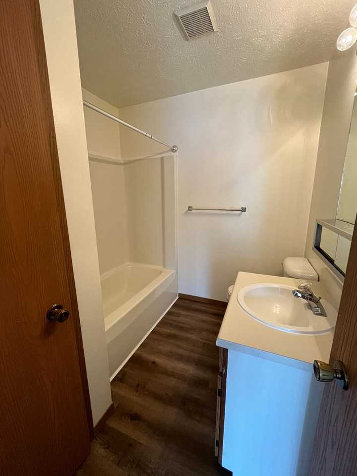 433 S Silverwood Ln #7 - Photo 6 of 7