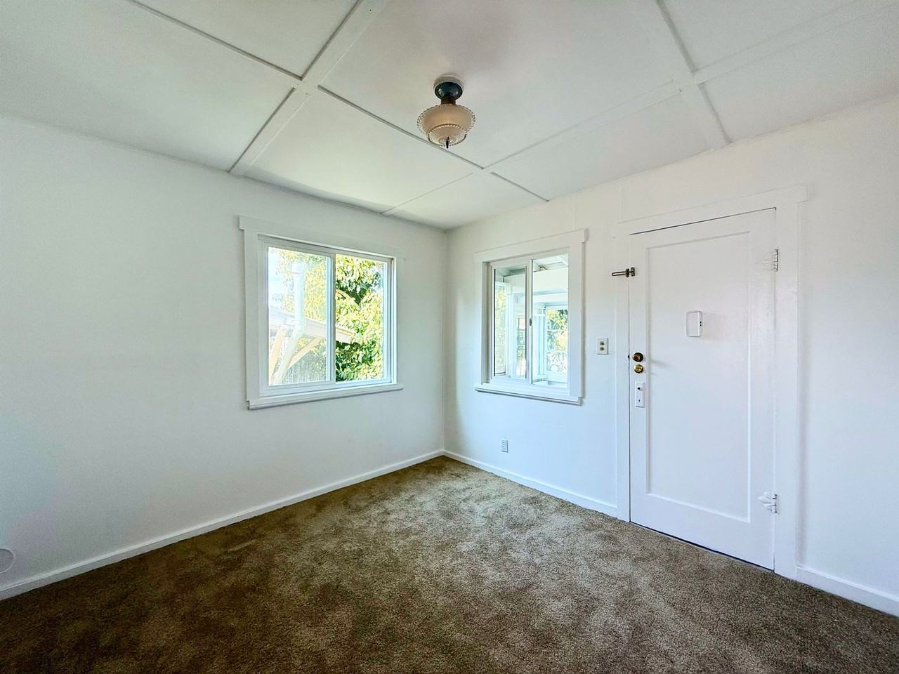 4661 Newport Ave - Photo 3 of 19