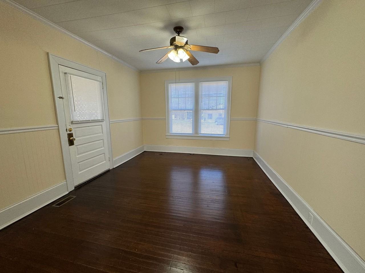 117 Oakland St - Photo 2 of 10