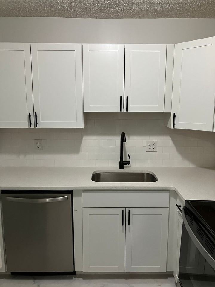 540 Stockton St - Photo 4 of 13