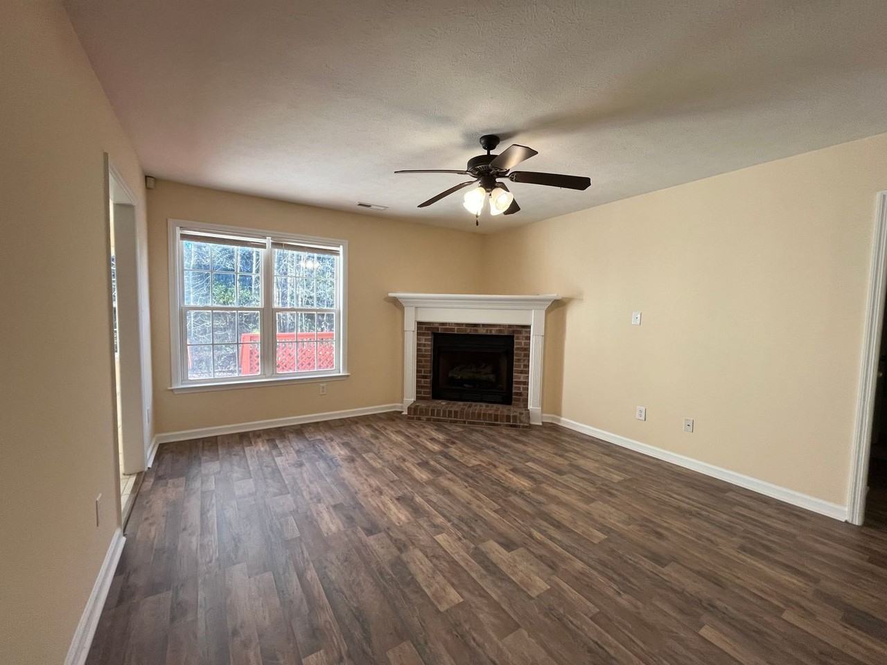 5977 Burgaw Hwy - Photo 3 of 22