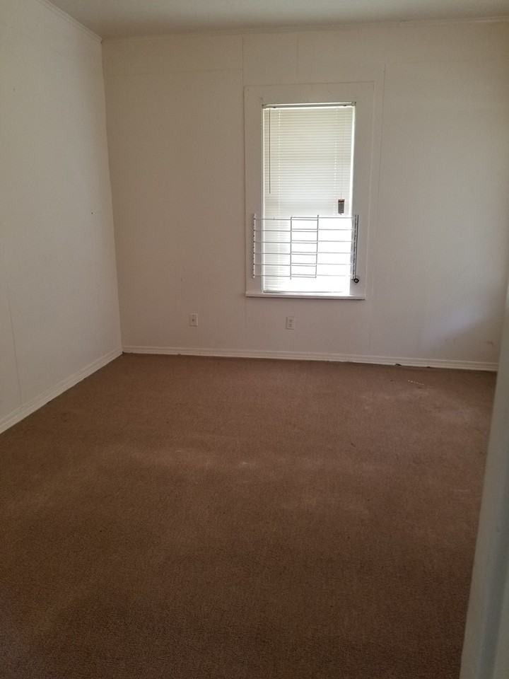 1431 Arlington Ave - Photo 2 of 10