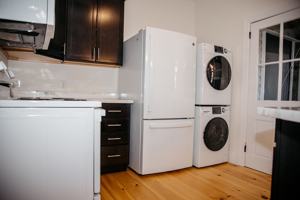 featured image of 253 E Main St