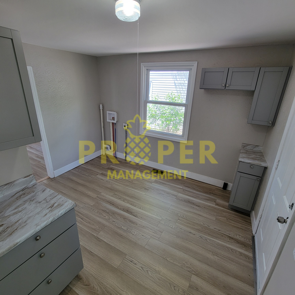 4421 Genesee Ave - Photo 3 of 11