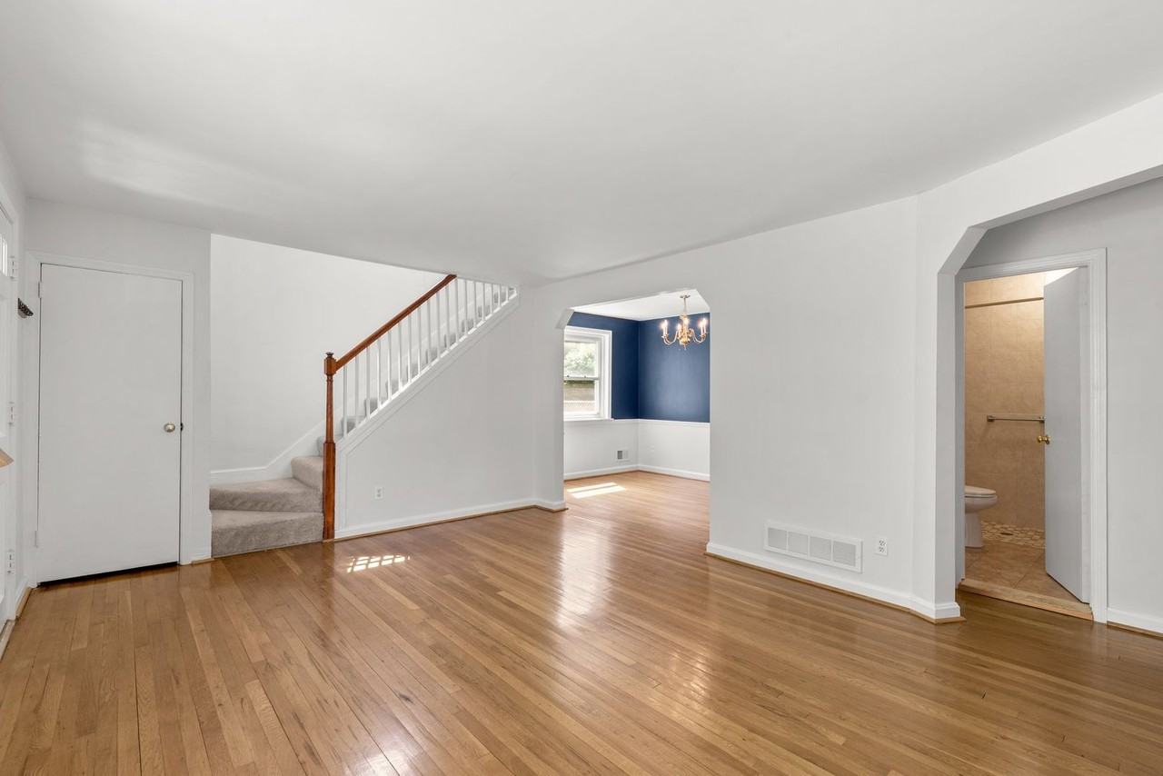 1612 Dublin Dr - Photo 3 of 45