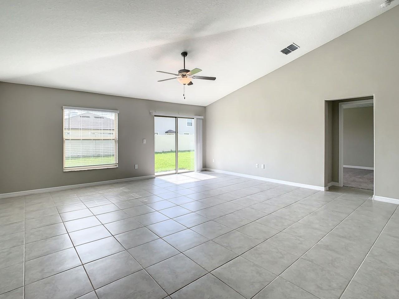 16634 Carlton Pond St - Photo 6 of 50