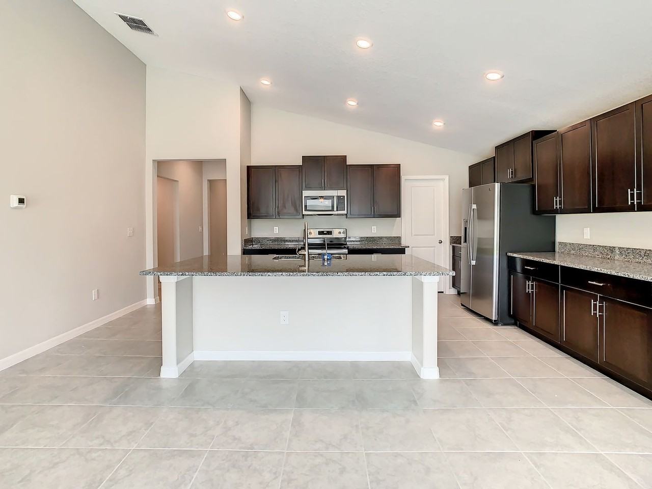 16634 Carlton Pond St - Photo 7 of 50