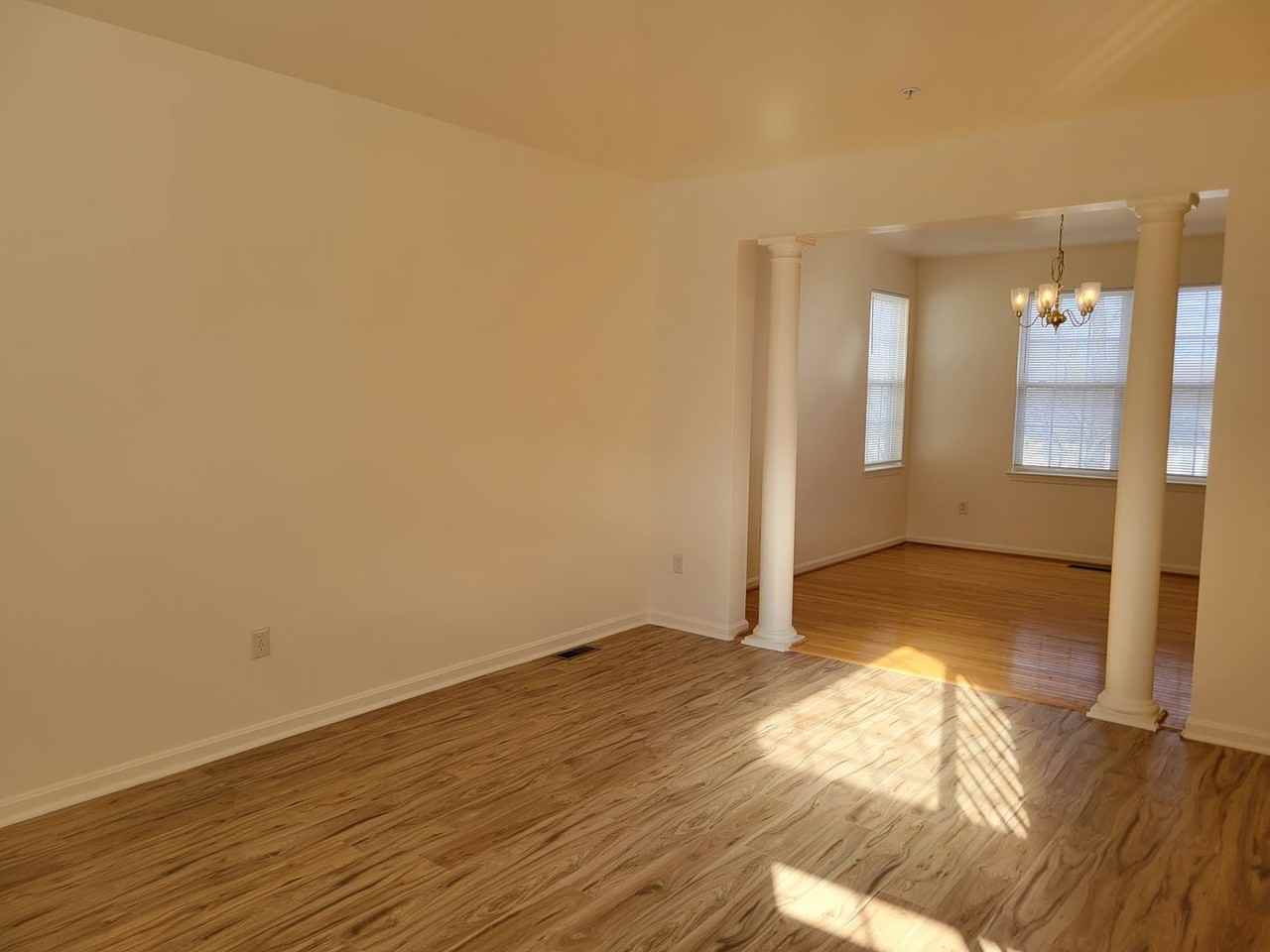 12907 Northampton Dr - Photo 3 of 49