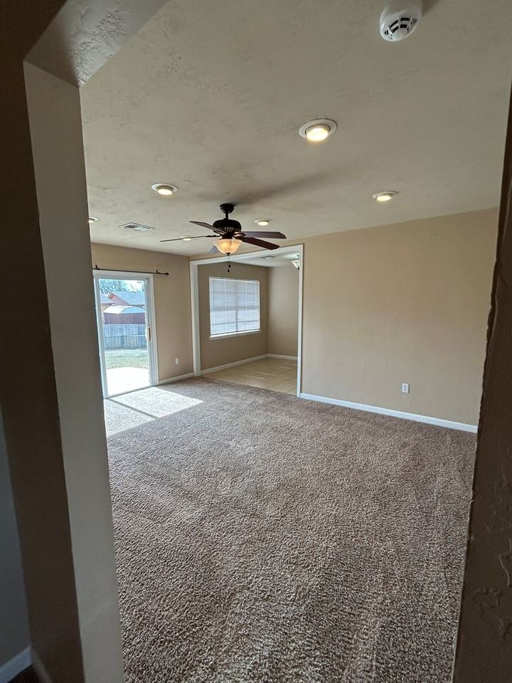 4625 Se Mieling Dr - Photo 3 of 28
