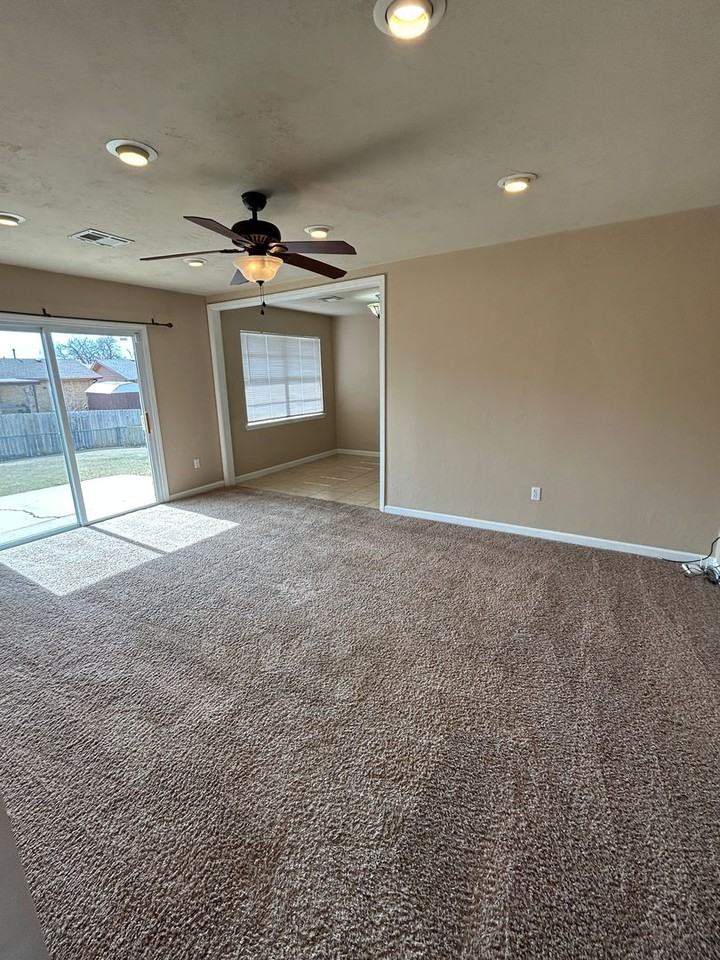 4625 Se Mieling Dr - Photo 4 of 28
