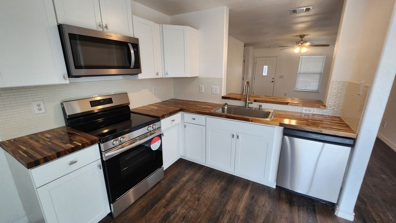 542 Pharis St - Photo 5 of 21