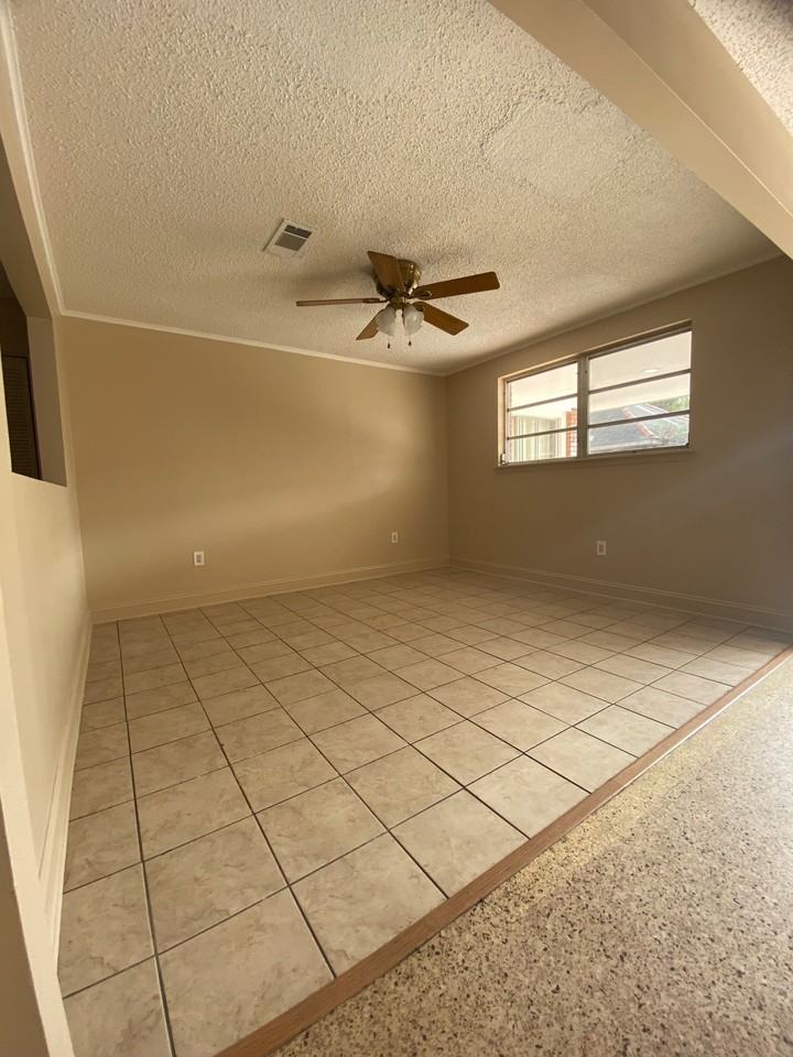 2009 Athania Pkwy #1 - Photo 6 of 10