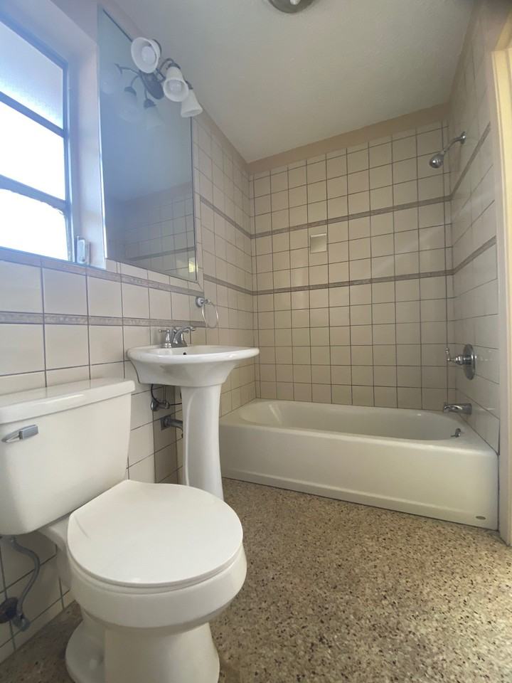 2009 Athania Pkwy #1 - Photo 7 of 10