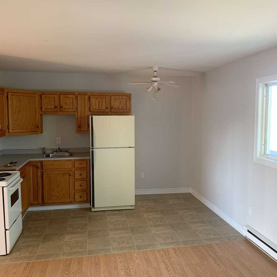 6 Kingsview Courtunit 3 #3 - Photo 3 of 20