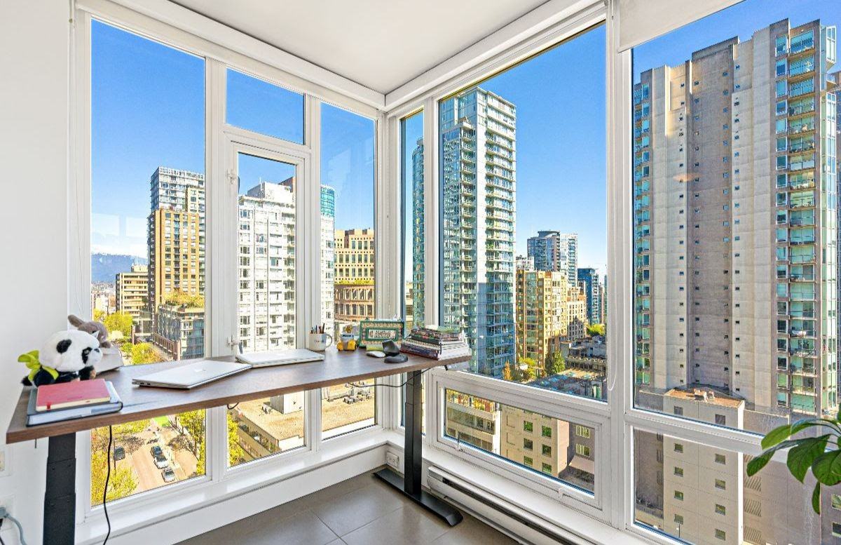535 Smithe Street #1404 - Photo 5 of 31