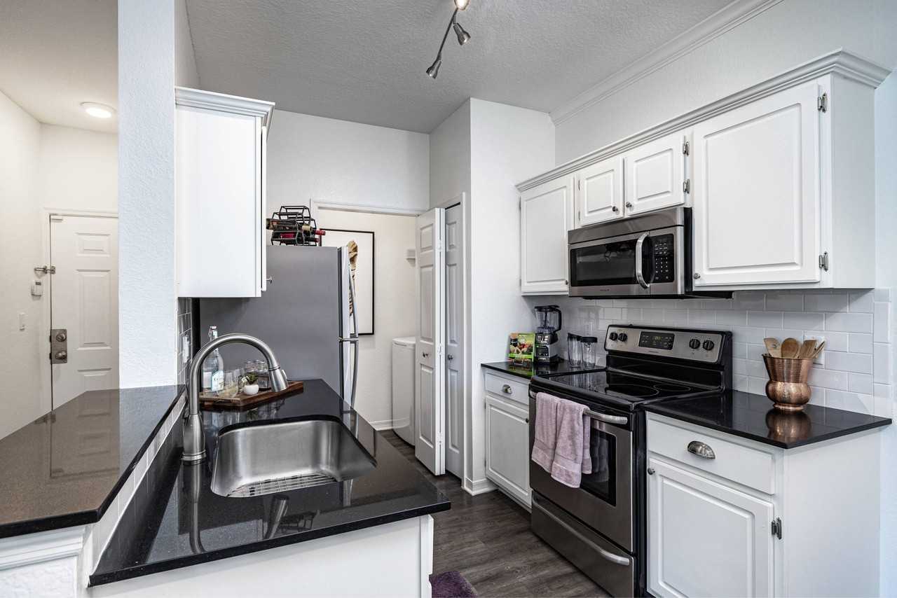 The Rexford at Waterford Lakes - Photo 4 of 23