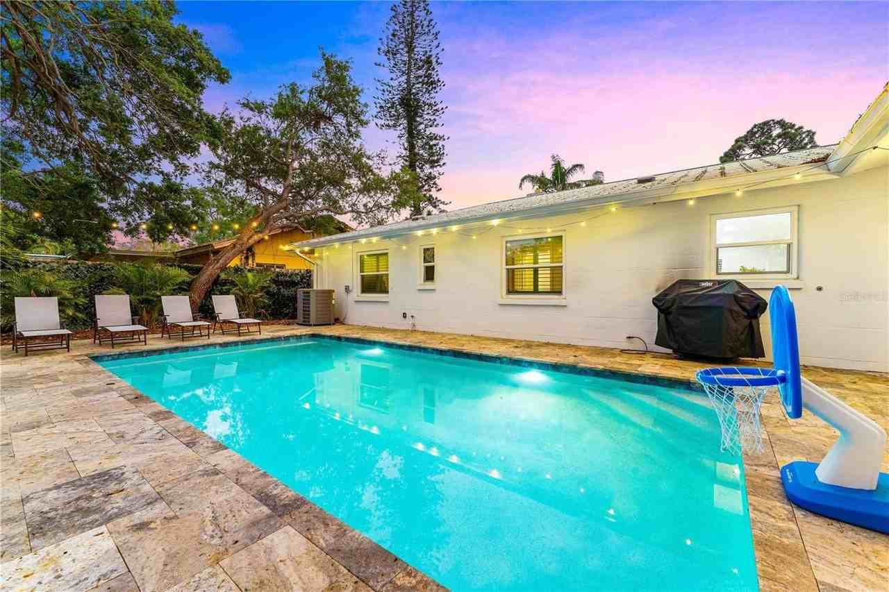 1865 Orchid St - Photo 2 of 29