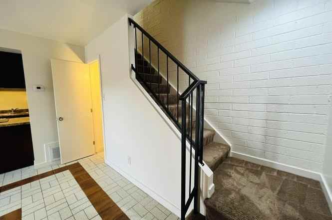 5041 North 40th Avenue - Photo 3 of 6