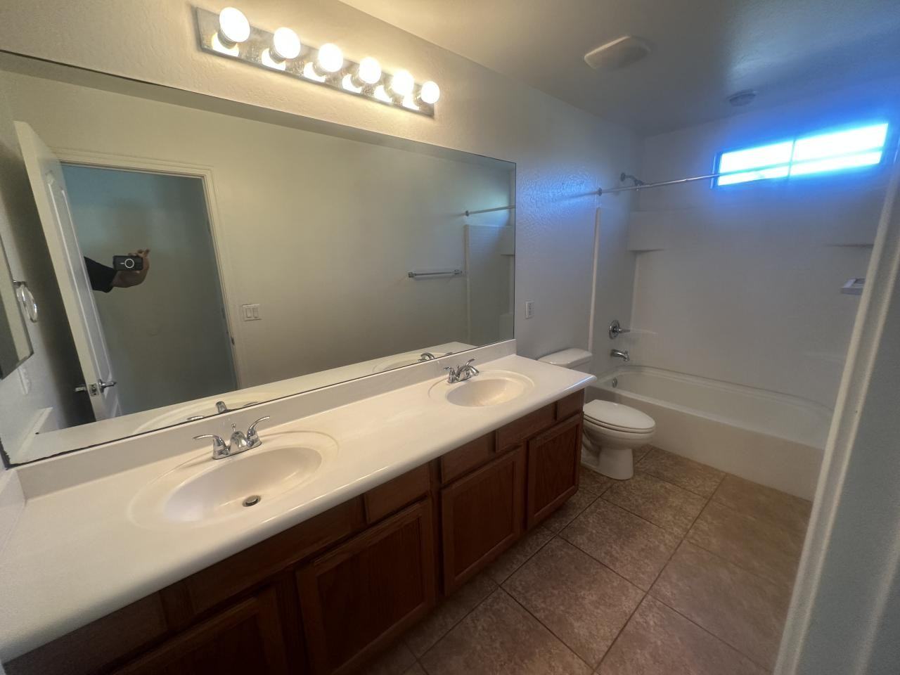 7216 North 72nd Drive - Photo 2 of 6
