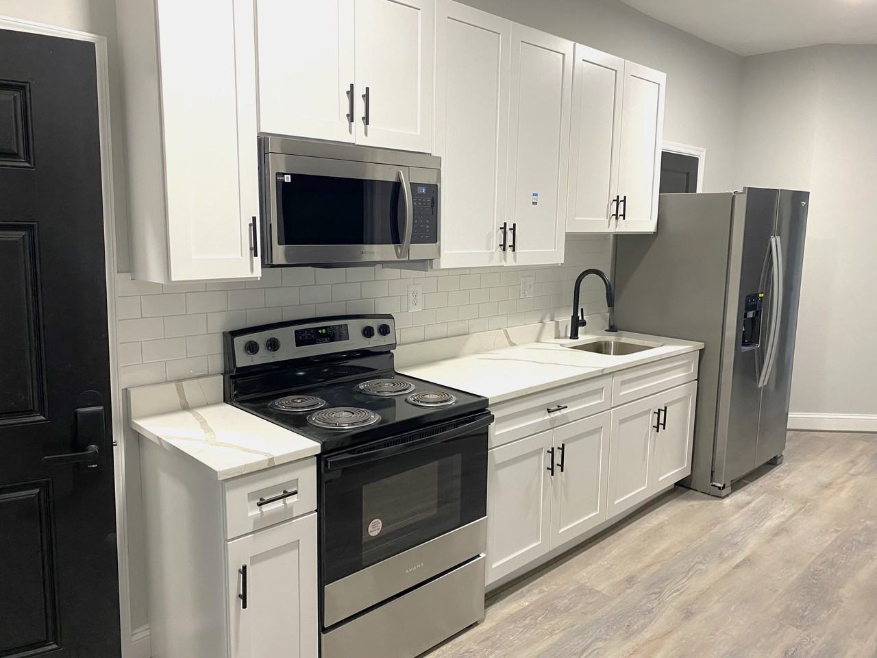 837 North Fulton Avenue - Photo 3 of 6