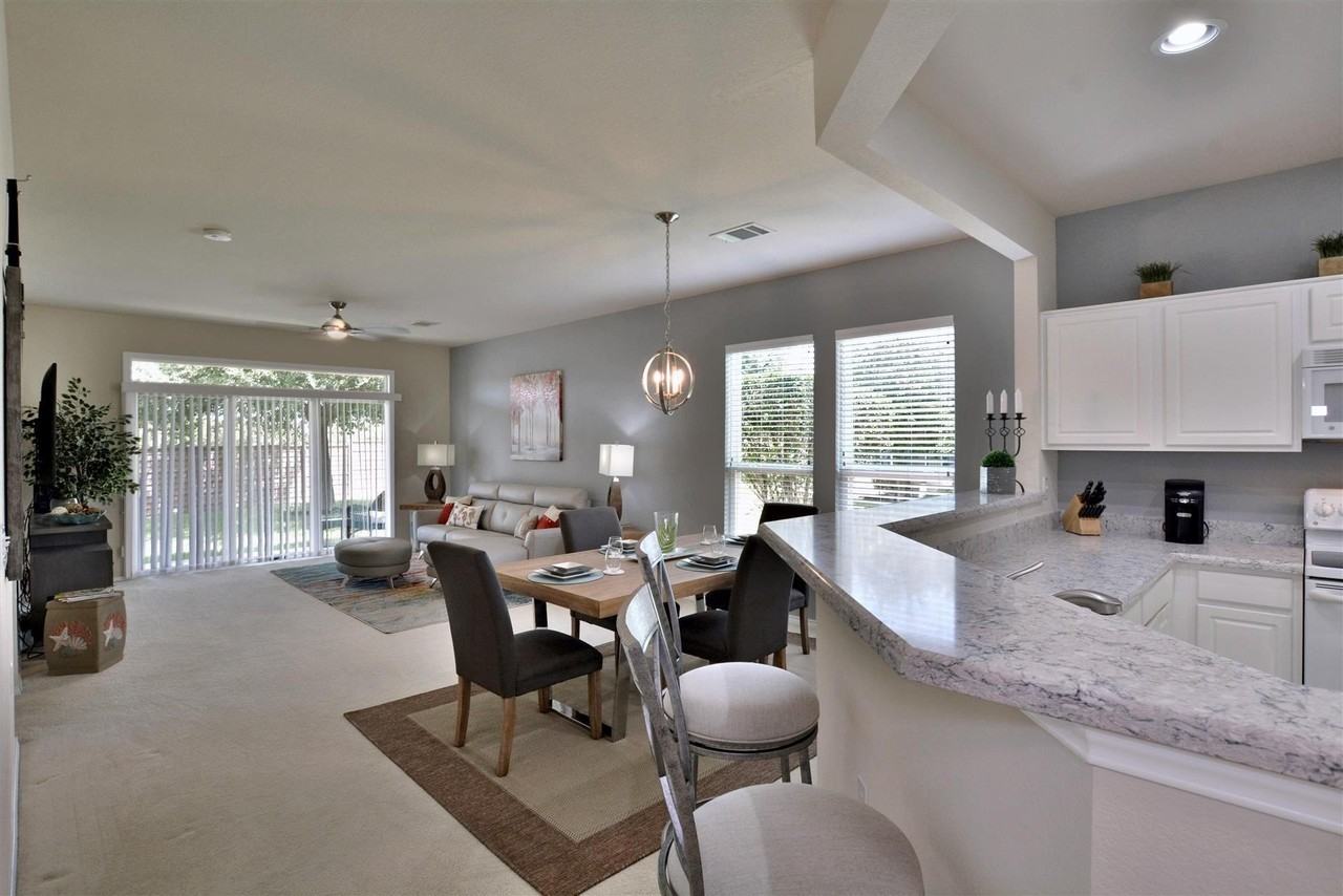 247 Bonham Loop - Photo 3 of 32